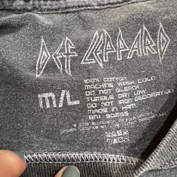 Def Leppard hysteria tour rock band T-shirt with dates on back - Picture 5 of 6